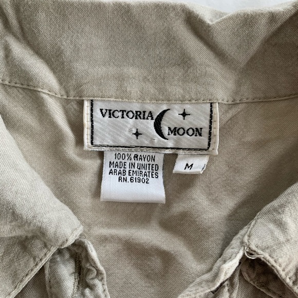 💚 Victoria Moon embroidered tee - Picture 11 of 12